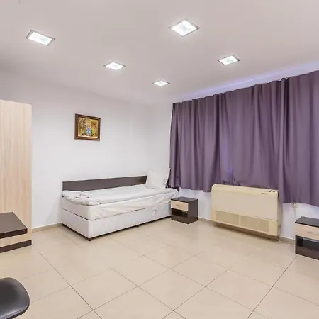 за гости крум Hostel Burgas City