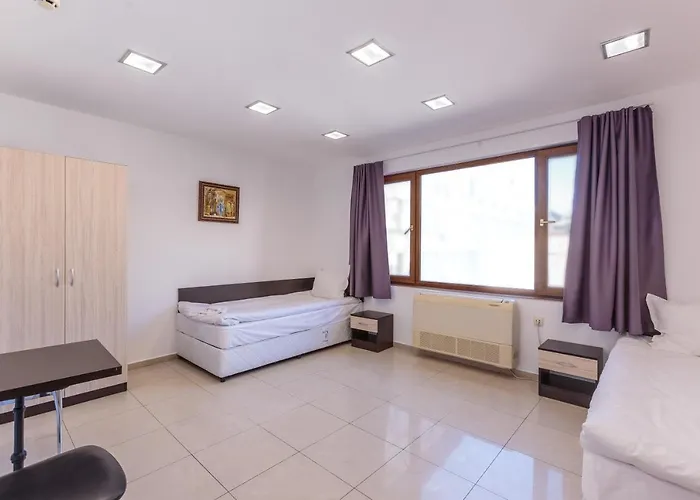 за гости крум Хостел