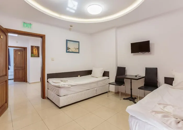 за гости крум 호스텔 *